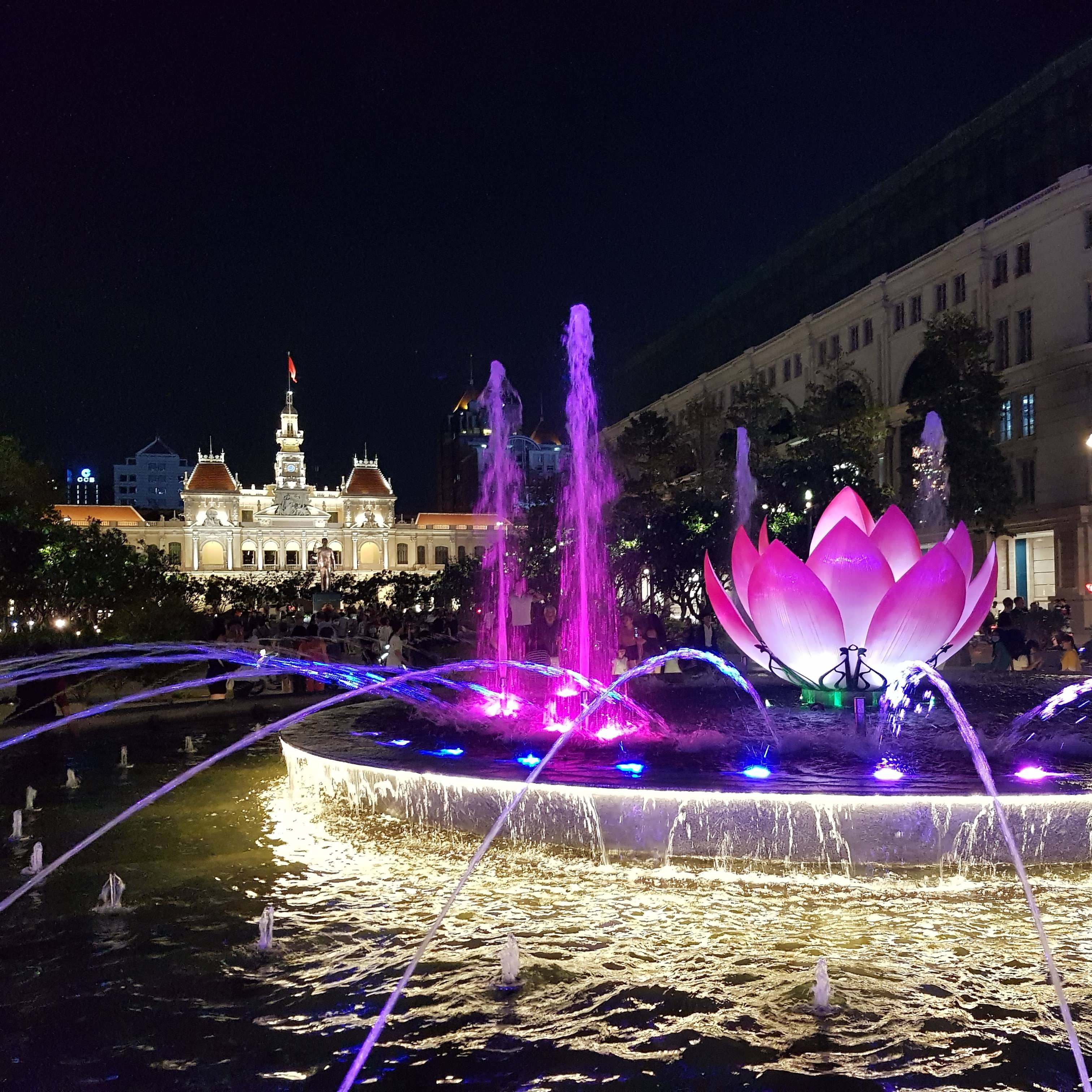 Ho-Chi-Minh-Stadt (Saigon) bei Nacht